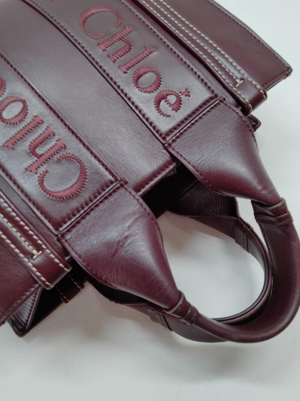 Chloé Small Woody Leather Tote Bag in Burgundy / Plum - Picture 6 of 10